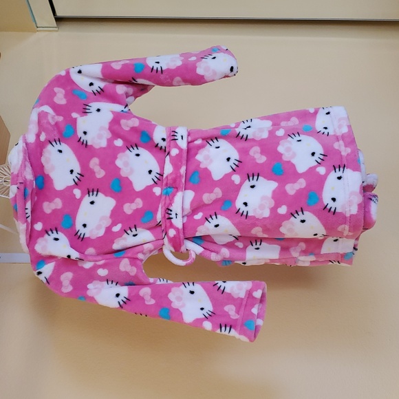 Hello Kitty Robe, Sm Purse & Key Chain - Picture 5 of 10